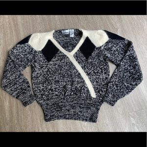 Vintage sweater in black and white